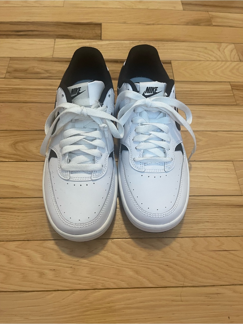 Nike White and Black Low-Top Sneakers